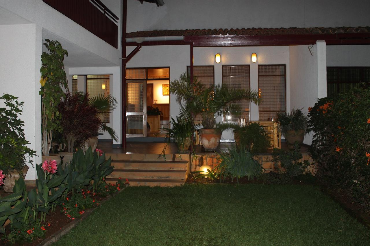 Hotel Le Garni Kigali Esterno foto
